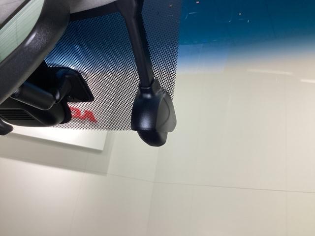 フリードハイブリッド ハイブリッド・クロスターホンダセンシング　光触媒抗菌消臭施工済　バックモニター　ＬＥＤ　ＥＴＣ車載器　クルコン　ＤＶＤ再生　ドライブレコーダー　フルセグＴＶ　４ＷＤ　キーフリー　ＵＳＢ　オートエアコン　横滑り防止装置　シートヒーター　スマキー（15枚目）