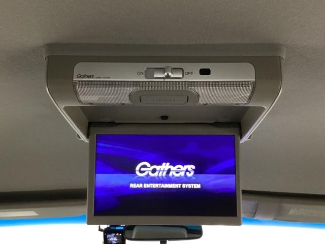 フリードハイブリッド ジャストセレクション　光触媒抗菌消臭施工済　ナビテレビ　セキュリティー　横滑り防止機能　オートクルーズ　地デジ　エアバック　ウォークスルー　ＤＶＤ再生可能　キーレスエントリー　ＰＳ　ＥＴＣ　３列　フルオートエアコン　ＡＢＳ（8枚目）