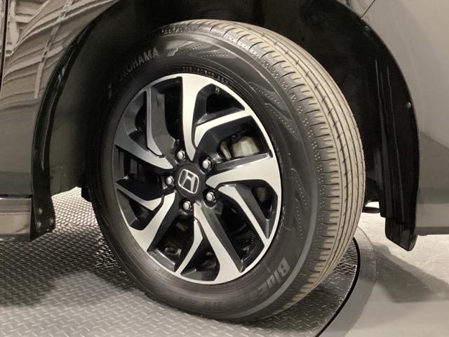 ステップワゴンスパーダ スパーダホンダセンシング 光触媒抗菌消臭施工済 盗難防止 助手席エアバッグ Wパワスラ リアオートエアコン 地デジ LEDライト 横滑り防止システム オートエアコン リアカメラ ドライブレコーダー装着車 USB ナビ&TV(27枚目)