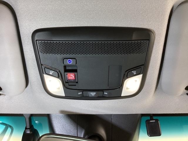 フィット ｅ：ＨＥＶホーム　フルセグＴＶ　ＤＶＤ再生　ＬＥＤライト　ＥＴＣ２．０　コネクト対応ナビ　光触媒抗菌消臭施工済　前後誤発進抑制機能　クリソナ　助手席エアバッグ　運転席エアバッグ　アイドリングストップ　ＵＳＢ接続　ＡＢＳ（6枚目）