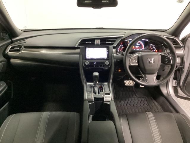 シビック ハッチバック　ワンオーナー　フルセグＴＶ　ＬＥＤライト　シートヒーター　ＥＴＣ　光触媒抗菌消臭施工済　盗難防止装置　１オーナー　Ｂモニター　横滑防止　スマートキー　ＡＡＣ　ナビ・ＴＶ　サイドカーテンエアバック（5枚目）