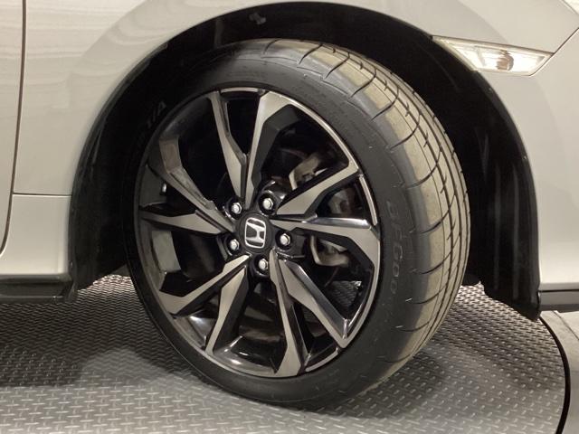 シビック ハッチバック　ワンオーナー　フルセグＴＶ　ＬＥＤライト　シートヒーター　ＥＴＣ　光触媒抗菌消臭施工済　盗難防止装置　１オーナー　Ｂモニター　横滑防止　スマートキー　ＡＡＣ　ナビ・ＴＶ　サイドカーテンエアバック（22枚目）