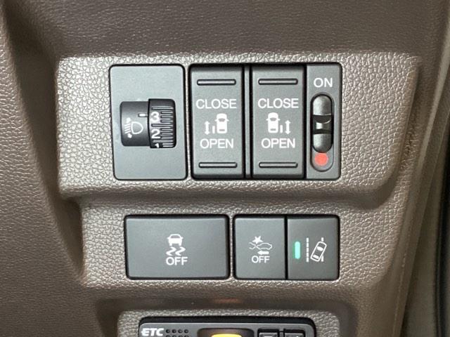 フリード Ｇ・ホンダセンシング　ワンオーナー　６人乗り　ＥＴＣ　フルセグＴＶ　バックカメラ　両側パワースライドドア　光触媒抗菌消臭施工済　Ｆセグ　追突被害軽減ブレーキ　ｉストップ　Ｗエアバッグ　パワーウィンドウ　１オ－ナ－　ＶＳＡ（13枚目）