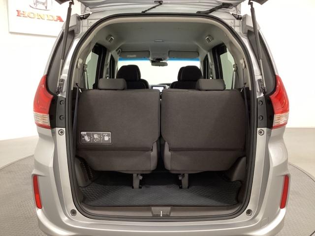 フリード Ｇ・ホンダセンシング　ワンオーナー　６人乗り　ＥＴＣ　フルセグＴＶ　バックカメラ　両側パワースライドドア　光触媒抗菌消臭施工済　Ｆセグ　追突被害軽減ブレーキ　ｉストップ　Ｗエアバッグ　パワーウィンドウ　１オ－ナ－　ＶＳＡ（20枚目）