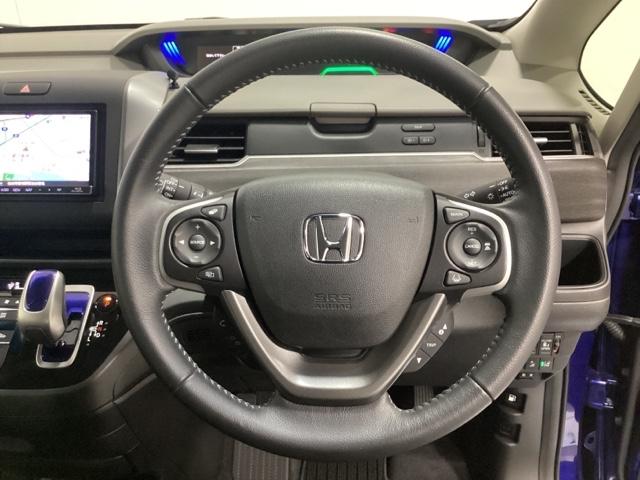 フリードハイブリッド ハイブリッド・EX ナビ Rカメラ フルセグ ETC シートヒーター 純正アルミホイルLEDヘットライト ホンダセンシング ワンオーナー シ-トヒ-タ- リヤカメラ LEDライト フルオートエアコン ABS DVD再生可(11枚目)