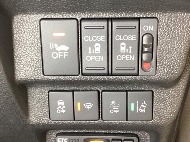 フリードハイブリッド ハイブリッド・EX ナビ Rカメラ フルセグ ETC シートヒーター 純正アルミホイルLEDヘットライト ホンダセンシング ワンオーナー シ-トヒ-タ- リヤカメラ LEDライト フルオートエアコン ABS DVD再生可(13枚目)