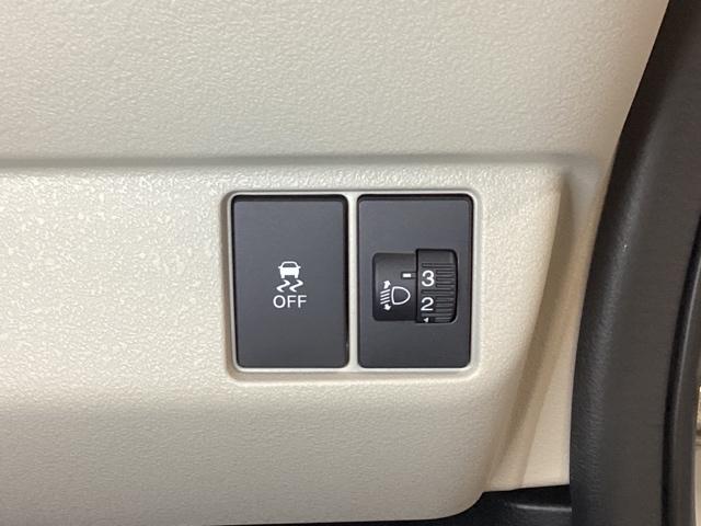 N-BOX ベースグレード ワンオーナー 中古スタッドレスタイヤ、純正メモリーナビ、ドライブレコーダー前後装着+ETC付 当社デモカー エアバック 横滑り防止 Dレコ 4WD車 Rカメ 前後ソナー LEDライト スマ-トキ-(18枚目)