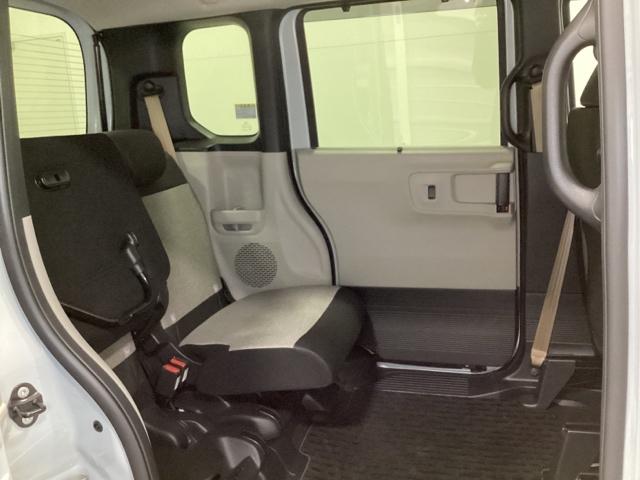 N-BOX ベースグレード ワンオーナー 中古スタッドレスタイヤ、純正メモリーナビ、ドライブレコーダー前後装着+ETC付 当社デモカー エアバック 横滑り防止 Dレコ 4WD車 Rカメ 前後ソナー LEDライト スマ-トキ-(24枚目)