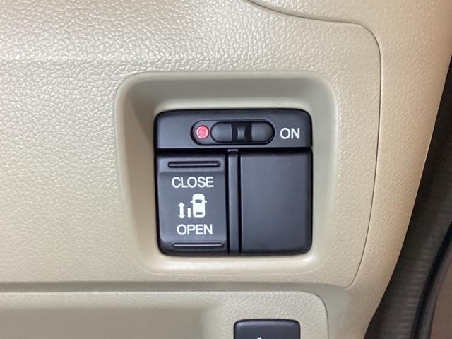 Ｎ－ＢＯＸ Ｇ・Ｌパッケージ　光触媒抗菌消臭施工済　Ｉ－ＳＴＯＰ　ベンチ席　全席ＰＷ　イモビライザー　ＡＡＣ　横滑り防止　スマートキー　ＡＢＳ　ＥＴＣ　ＵＳＢ接続　キーレスＥ　パワーステアリング　片側電動両側スライドドア（12枚目）