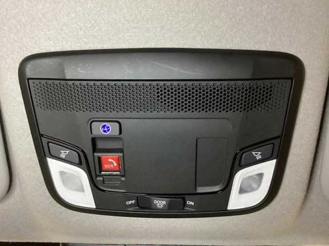 フィット e:HEVホーム フルセグTV バックカメラ 光触媒抗菌消臭施工済 前後誤発進抑制機能 クリソナ 助手席エアバッグ 運転席エアバッグ 1オナ アイドリングストップ LEDライト USB接続 ABS サイドエアバッグ(6枚目)