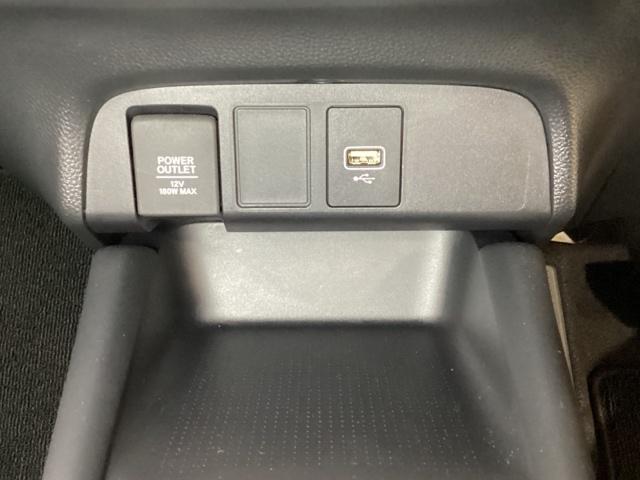 フィット e:HEVホーム フルセグTV バックカメラ 光触媒抗菌消臭施工済 前後誤発進抑制機能 クリソナ 助手席エアバッグ 運転席エアバッグ 1オナ アイドリングストップ LEDライト USB接続 ABS サイドエアバッグ(16枚目)