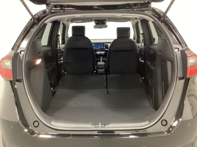 フィット e:HEVホーム フルセグTV バックカメラ 光触媒抗菌消臭施工済 前後誤発進抑制機能 クリソナ 助手席エアバッグ 運転席エアバッグ 1オナ アイドリングストップ LEDライト USB接続 ABS サイドエアバッグ(21枚目)