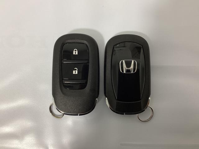 ヴェゼル e:HEVX 光触媒抗菌消臭施工済 前後障害物センサー AAC 1オーナ イモビライザー スマ-トキ- 誤発進抑制 PW リアカメラ クルコン ESC ETC装備 キーフリー LEDヘッドランプ ナビTV ABS(16枚目)