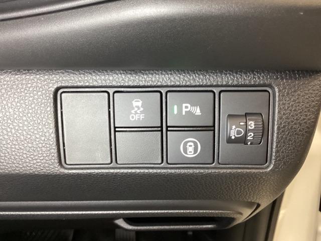 ヴェゼル e:HEVX 光触媒抗菌消臭施工済 前後障害物センサー AAC 1オーナ イモビライザー スマ-トキ- 誤発進抑制 PW リアカメラ クルコン ESC ETC装備 キーフリー LEDヘッドランプ ナビTV ABS(17枚目)