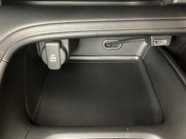 ヴェゼル e:HEVX 光触媒抗菌消臭施工済 前後障害物センサー AAC 1オーナ イモビライザー スマ-トキ- 誤発進抑制 PW リアカメラ クルコン ESC ETC装備 キーフリー LEDヘッドランプ ナビTV ABS(19枚目)