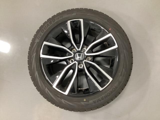 ヴェゼル e:HEVZ 中古スタッドレスタイヤ、純正メモリーナビ、ドライブレコーダー前後装着+ETC付 当社デモカー 盗難防止装置 1オーナー ドラレコ付き Rカメラ フルセグテレビ スマ-トキ- ETC車載器 Pセンサー(3枚目)