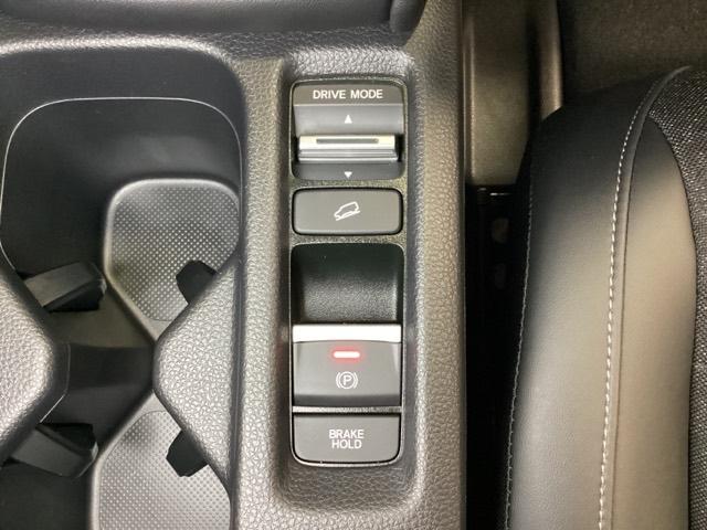 ヴェゼル e:HEVZ 中古スタッドレスタイヤ、純正メモリーナビ、ドライブレコーダー前後装着+ETC付 当社デモカー 盗難防止装置 1オーナー ドラレコ付き Rカメラ フルセグテレビ スマ-トキ- ETC車載器 Pセンサー(12枚目)