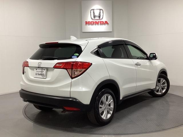 ヴェゼル X・ホンダセンシング 光触媒抗菌消臭施工済 シートヒーター Rカメラ Wエアバッグ 盗難防止 アクティブクルーズコントロール オートエアコン LEDランプ 衝突軽減ブレ-キ パワステ カーテンエアバック USBポート(3枚目)