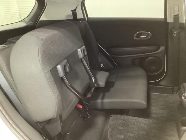 ヴェゼル X・ホンダセンシング 光触媒抗菌消臭施工済 シートヒーター Rカメラ Wエアバッグ 盗難防止 アクティブクルーズコントロール オートエアコン LEDランプ 衝突軽減ブレ-キ パワステ カーテンエアバック USBポート(17枚目)