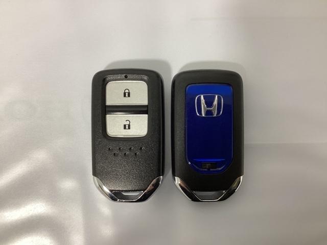 ヴェゼル ハイブリッドＲＳ・ホンダセンシング　ワンオーナー・光触媒抗菌消臭施工済・ドラレコ前・ＥＴＣセットアップ　ＥＴＣ付　１オ－ナ－　サイドＳＲＳ　Ｒカメ　フルオートエアコン　ＵＳＢ接続　両席エアバック　スマキー　オートクルーズコントロール（13枚目）