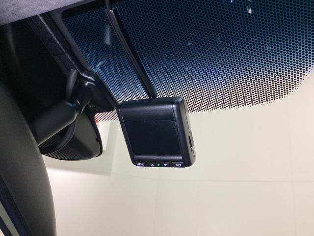 ヴェゼル ハイブリッドＲＳ・ホンダセンシング　ワンオーナー・光触媒抗菌消臭施工済・ドラレコ前・ＥＴＣセットアップ　ＥＴＣ付　１オ－ナ－　サイドＳＲＳ　Ｒカメ　フルオートエアコン　ＵＳＢ接続　両席エアバック　スマキー　オートクルーズコントロール（16枚目）