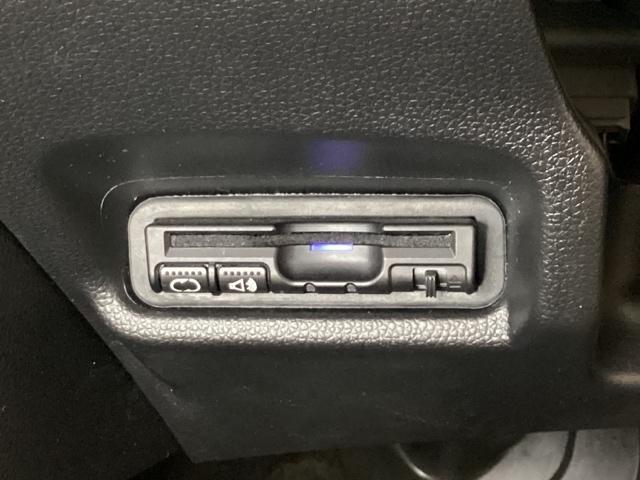 フィット １３Ｇ・Ｆパッケージファインエディション　ワンオーナー　フルセグＴＶ　ＤＶＤ再生　バックカメラ　リモコンエンジンスターター付　光触媒抗菌消臭施工済　インテリキー　１オ－ナ－　イモビライザー　ＡＵＴＯエアコン　Ｒカメラ　横滑り防止装置　キーレス（14枚目）