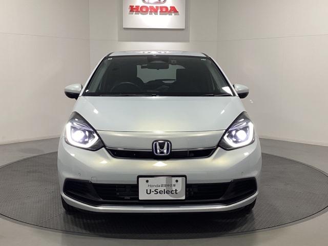 フィット ｅ：ＨＥＶホーム　ワンオーナー　中古スタッドレスタイヤ、純正メモリーナビ、ドライブレコーダー前後装着＋ＥＴＣ付　当社デモカー　前後誤発進抑制機能　クリソナ　助手席エアバッグ　運転席エアバッグ　１オナ　試乗車ＵＰ　ＡＢＳ（4枚目）