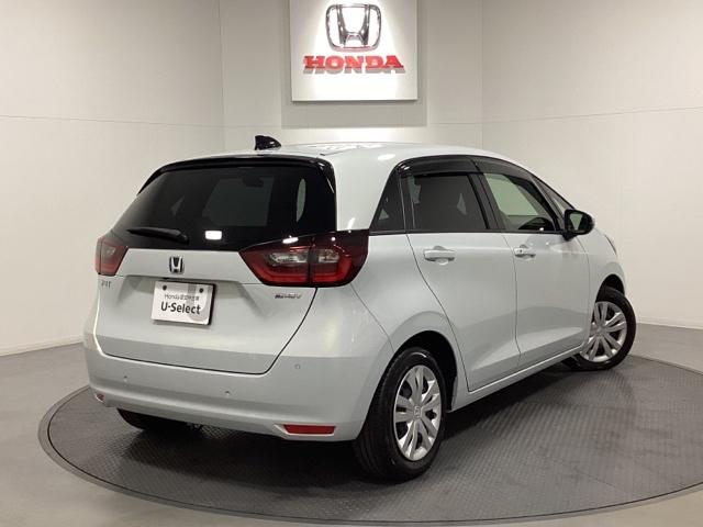 フィット ｅ：ＨＥＶホーム　ワンオーナー　中古スタッドレスタイヤ、純正メモリーナビ、ドライブレコーダー前後装着＋ＥＴＣ付　当社デモカー　前後誤発進抑制機能　クリソナ　助手席エアバッグ　運転席エアバッグ　１オナ　試乗車ＵＰ　ＡＢＳ（5枚目）