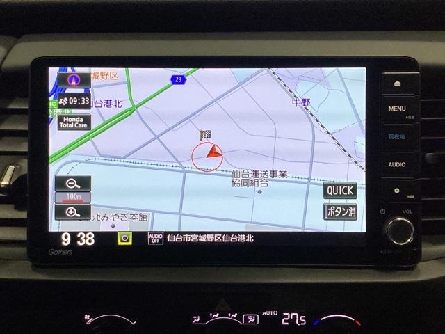 フィット ｅ：ＨＥＶホーム　ワンオーナー　中古スタッドレスタイヤ、純正メモリーナビ、ドライブレコーダー前後装着＋ＥＴＣ付　当社デモカー　前後誤発進抑制機能　クリソナ　助手席エアバッグ　運転席エアバッグ　１オナ　試乗車ＵＰ　ＡＢＳ（9枚目）