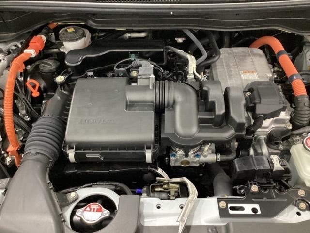 フィット ｅ：ＨＥＶホーム　ワンオーナー　中古スタッドレスタイヤ、純正メモリーナビ、ドライブレコーダー前後装着＋ＥＴＣ付　当社デモカー　前後誤発進抑制機能　クリソナ　助手席エアバッグ　運転席エアバッグ　１オナ　試乗車ＵＰ　ＡＢＳ（26枚目）