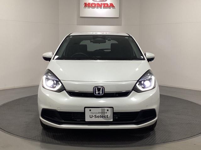 フィット e:HEVホーム ワンオーナー 中古スタッドレスタイヤ、純正メモリーナビ、ドライブレコーダー前後装着+ETC付 当社デモカー 前後誤発進抑制機能 クリソナ 助手席エアバッグ 運転席エアバッグ 1オナ LEDライト(4枚目)