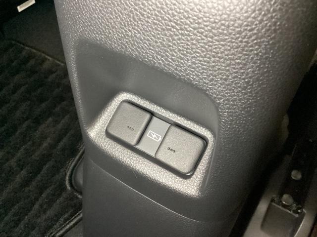 フィット e:HEVホーム ワンオーナー 中古スタッドレスタイヤ、純正メモリーナビ、ドライブレコーダー前後装着+ETC付 当社デモカー 前後誤発進抑制機能 クリソナ 助手席エアバッグ 運転席エアバッグ 1オナ LEDライト(22枚目)