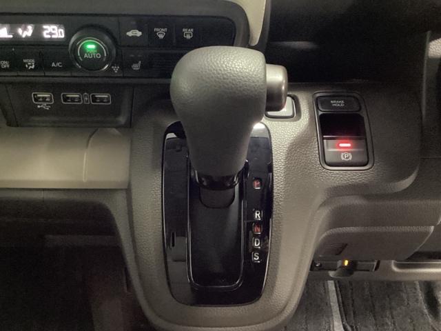 Ｎ－ＷＧＮ Ｌ　ワンオーナー　シートヒーター　ＤＶＤ再生　中古スタッドレスタイヤ、純正メモリーナビ、ドライブレコーダー前後装着＋ＥＴＣ付　Ｐセンサー　誤発進抑制　バックカメラ　ベンチシート　盗難防止システム　ＡＢＳ（10枚目）