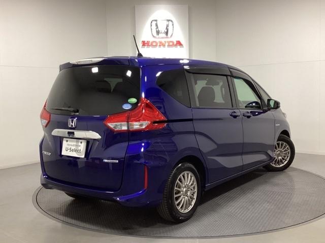 フリードハイブリッド ハイブリッド・Ｇホンダセンシング　６人乗り　ワンオーナー　フルセグＴＶ　ＤＶＤ再生　ＥＴＣ　光触媒抗菌消臭施工済　軽減ブレーキ　キーフリーシステム　１オ－ナ－　ＥＣＯＮ　後カメラ　Ａクルーズ　ＬＥＤヘッドランプ　横滑防止　３列シート（3枚目）