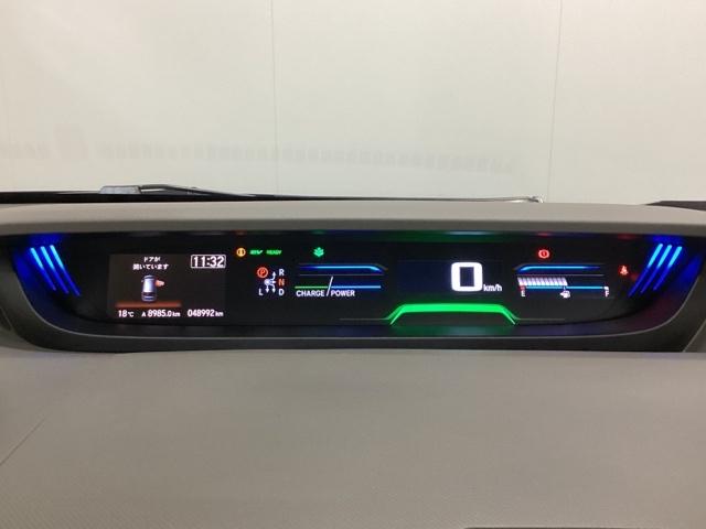 フリードハイブリッド ハイブリッド・Ｇホンダセンシング　６人乗り　ワンオーナー　フルセグＴＶ　ＤＶＤ再生　ＥＴＣ　光触媒抗菌消臭施工済　軽減ブレーキ　キーフリーシステム　１オ－ナ－　ＥＣＯＮ　後カメラ　Ａクルーズ　ＬＥＤヘッドランプ　横滑防止　３列シート（10枚目）