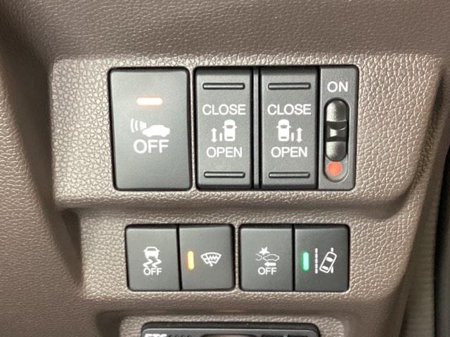 フリードハイブリッド ハイブリッド・Ｇホンダセンシング　６人乗り　ワンオーナー　フルセグＴＶ　ＤＶＤ再生　ＥＴＣ　光触媒抗菌消臭施工済　軽減ブレーキ　キーフリーシステム　１オ－ナ－　ＥＣＯＮ　後カメラ　Ａクルーズ　ＬＥＤヘッドランプ　横滑防止　３列シート（13枚目）