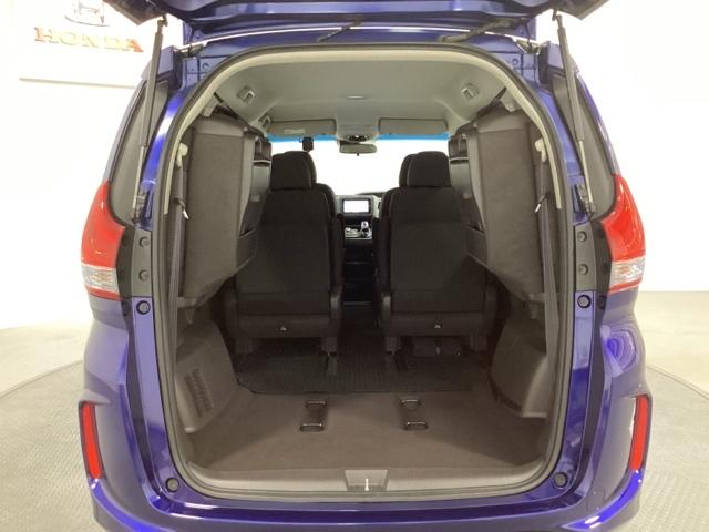 フリードハイブリッド ハイブリッド・Ｇホンダセンシング　６人乗り　ワンオーナー　フルセグＴＶ　ＤＶＤ再生　ＥＴＣ　光触媒抗菌消臭施工済　軽減ブレーキ　キーフリーシステム　１オ－ナ－　ＥＣＯＮ　後カメラ　Ａクルーズ　ＬＥＤヘッドランプ　横滑防止　３列シート（22枚目）