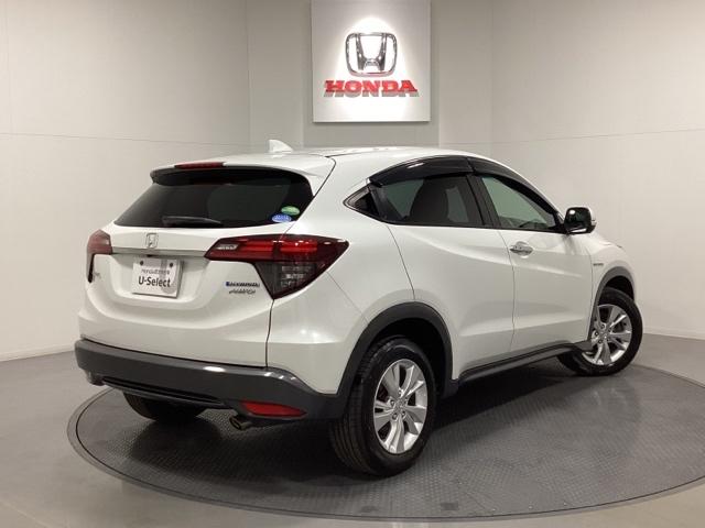 ヴェゼル ハイブリッドＸ・ホンダセンシング　ワンオーナー　前後ドライブレコーダー（社外）　シートヒーター　ＥＴＣ　フルセグＴＶ　ＤＶＤ再生　光触媒抗菌消臭施工済　シ－トヒ－タ－　横滑防止　Ｒカメラ　スマ－トキ－　クルコン　サイドエアバック（3枚目）