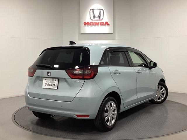 フィット ｅ：ＨＥＶホーム　ワンオーナー　中古スタッドレスタイヤ、純正メモリーナビ、ドライブレコーダー前後装着＋ＥＴＣ付　当社デモカー　前後誤発進抑制機能　クリソナ　助手席エアバッグ　運転席エアバッグ　１オナ　試乗車ＵＰ　ＡＢＳ（5枚目）