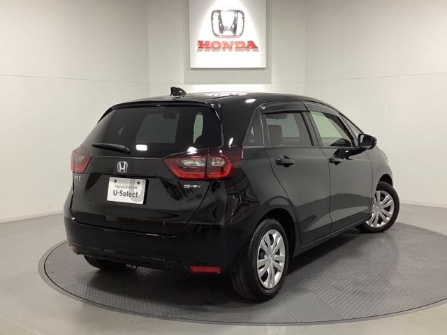 フィット ｅ：ＨＥＶホーム　中古スタッドレスタイヤ　純正メモリーナビ　バックカメラ　ドライブレコーダー前後装着＋ＥＴＣ付　当社デモカー　ＬＥＤヘッドライト　ＨｏｎｄａＣＯＮＮＥＣＴ搭載　前後誤発進抑制機能　助手席エアバッグ（5枚目）