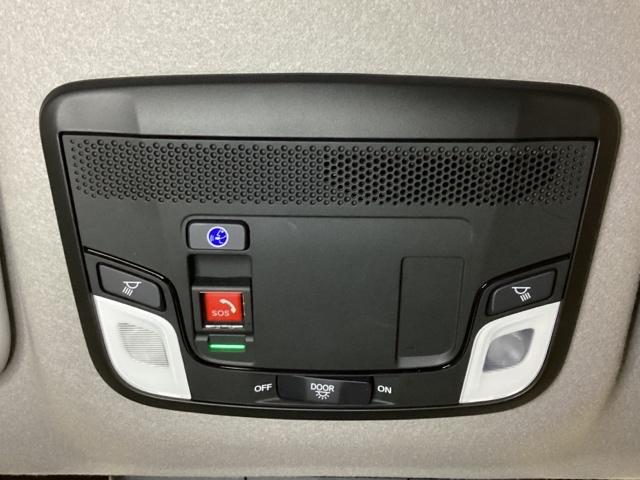 フィット ｅ：ＨＥＶホーム　中古スタッドレスタイヤ　純正メモリーナビ　バックカメラ　ドライブレコーダー前後装着＋ＥＴＣ付　当社デモカー　ＬＥＤヘッドライト　ＨｏｎｄａＣＯＮＮＥＣＴ搭載　前後誤発進抑制機能　助手席エアバッグ（8枚目）