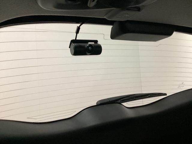 フィット ｅ：ＨＥＶホーム　中古スタッドレスタイヤ　純正メモリーナビ　バックカメラ　ドライブレコーダー前後装着＋ＥＴＣ付　当社デモカー　ＬＥＤヘッドライト　ＨｏｎｄａＣＯＮＮＥＣＴ搭載　前後誤発進抑制機能　助手席エアバッグ（19枚目）