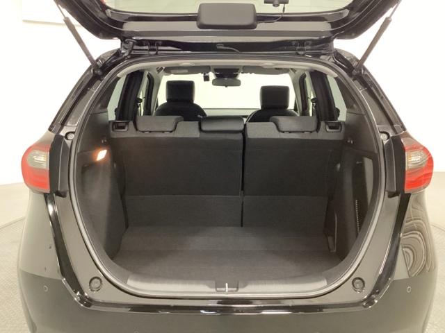 フィット ｅ：ＨＥＶホーム　中古スタッドレスタイヤ　純正メモリーナビ　バックカメラ　ドライブレコーダー前後装着＋ＥＴＣ付　当社デモカー　ＬＥＤヘッドライト　ＨｏｎｄａＣＯＮＮＥＣＴ搭載　前後誤発進抑制機能　助手席エアバッグ（24枚目）