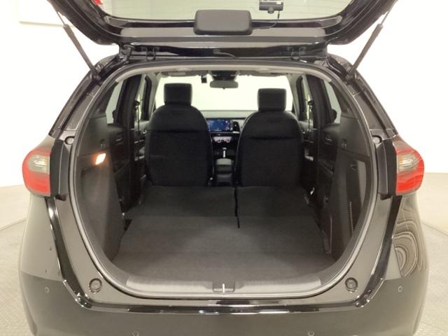 フィット ｅ：ＨＥＶホーム　中古スタッドレスタイヤ　純正メモリーナビ　バックカメラ　ドライブレコーダー前後装着＋ＥＴＣ付　当社デモカー　ＬＥＤヘッドライト　ＨｏｎｄａＣＯＮＮＥＣＴ搭載　前後誤発進抑制機能　助手席エアバッグ（25枚目）