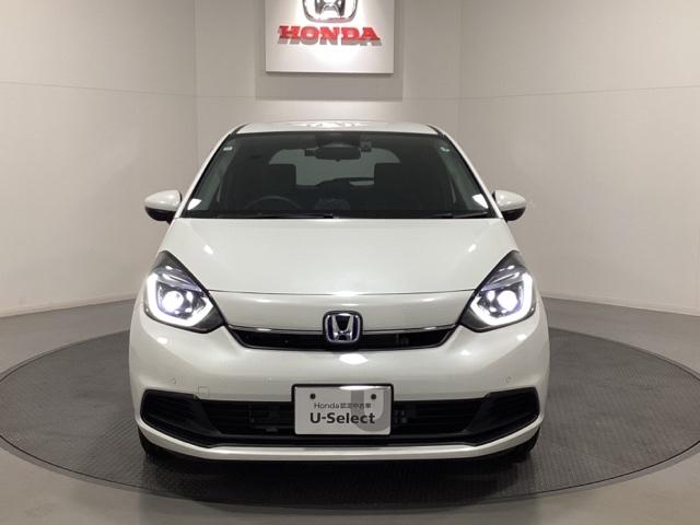 フィット ｅ：ＨＥＶホーム　中古スタッドレスタイヤ　純正メモリーナビ　バックカメラ　ドライブレコーダー前後装着＋ＥＴＣ付　当社デモカー　ＬＥＤヘッドライト　ＨｏｎｄａＣＯＮＮＥＣＴ搭載　前後誤発進抑制機能　クリソナ　１オナ（4枚目）