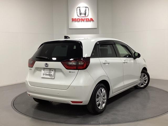 フィット ｅ：ＨＥＶホーム　中古スタッドレスタイヤ　純正メモリーナビ　バックカメラ　ドライブレコーダー前後装着＋ＥＴＣ付　当社デモカー　ＬＥＤヘッドライト　ＨｏｎｄａＣＯＮＮＥＣＴ搭載　前後誤発進抑制機能　クリソナ　１オナ（5枚目）