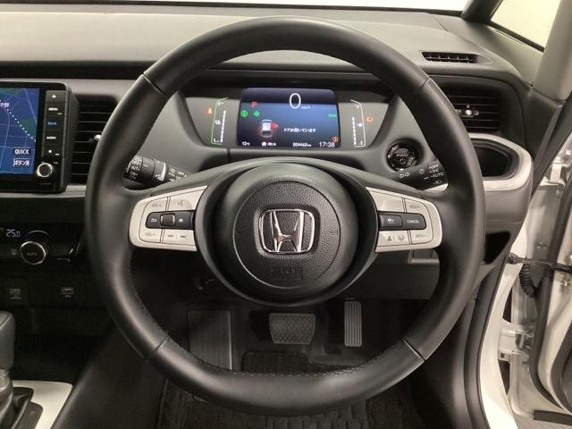 フィット ｅ：ＨＥＶホーム　中古スタッドレスタイヤ　純正メモリーナビ　バックカメラ　ドライブレコーダー前後装着＋ＥＴＣ付　当社デモカー　ＬＥＤヘッドライト　ＨｏｎｄａＣＯＮＮＥＣＴ搭載　前後誤発進抑制機能　クリソナ　１オナ（14枚目）