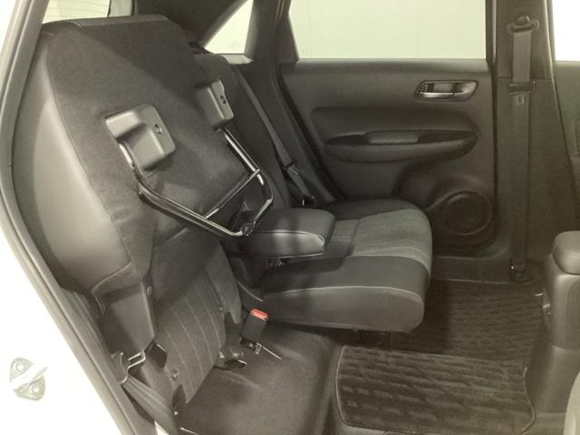 フィット ｅ：ＨＥＶホーム　中古スタッドレスタイヤ　純正メモリーナビ　バックカメラ　ドライブレコーダー前後装着＋ＥＴＣ付　当社デモカー　ＬＥＤヘッドライト　ＨｏｎｄａＣＯＮＮＥＣＴ搭載　前後誤発進抑制機能　クリソナ　１オナ（23枚目）