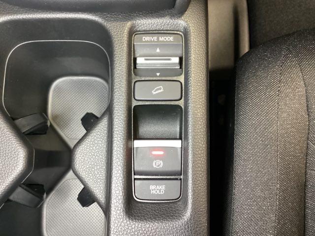 ヴェゼル e:HEVX 光触媒抗菌消臭施工済 ソナー Rカメラ クルコン エアコン シ-トヒ-タ- スマキー VSA LEDライト ETC車載器 DVD エアバッグ ABS 4WD車 地デジTV キーレスエントリー(10枚目)