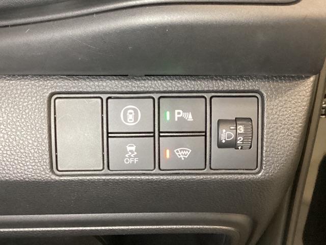 ヴェゼル e:HEVX 光触媒抗菌消臭施工済 ソナー Rカメラ クルコン エアコン シ-トヒ-タ- スマキー VSA LEDライト ETC車載器 DVD エアバッグ ABS 4WD車 地デジTV キーレスエントリー(17枚目)